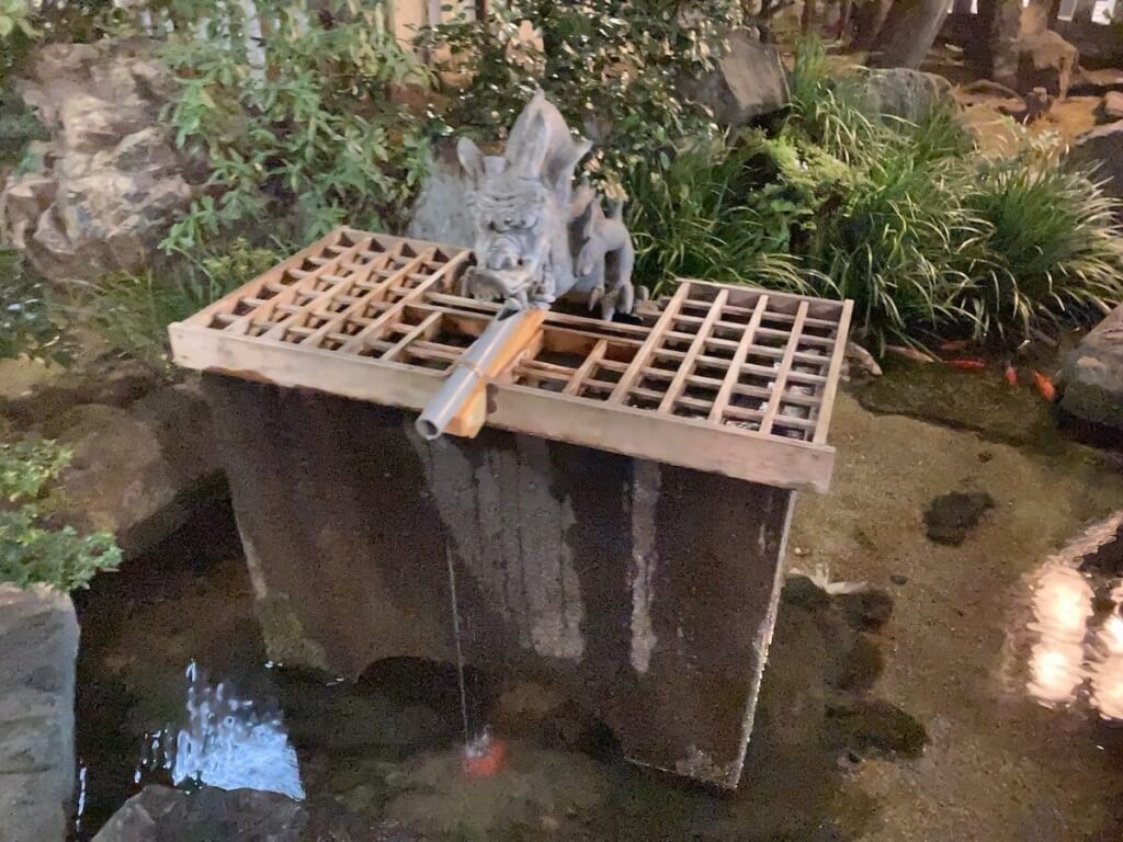 厳島神社(抜弁天)の手水舎